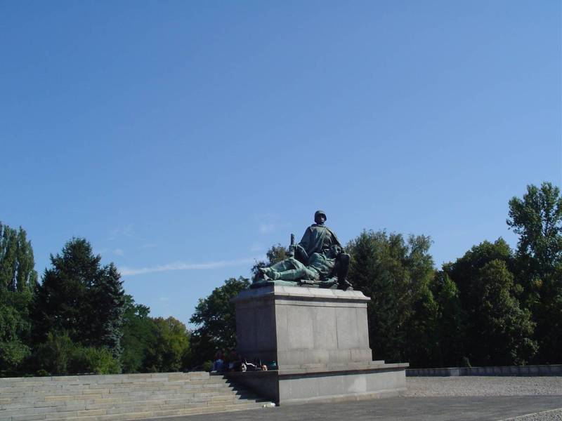 Memorial Soviet Soldier in Warsaw