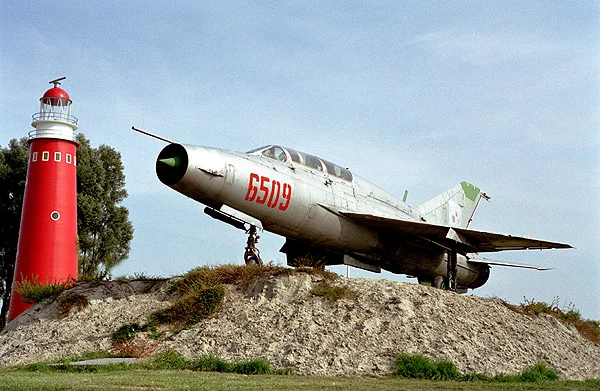 MiG 21 UM