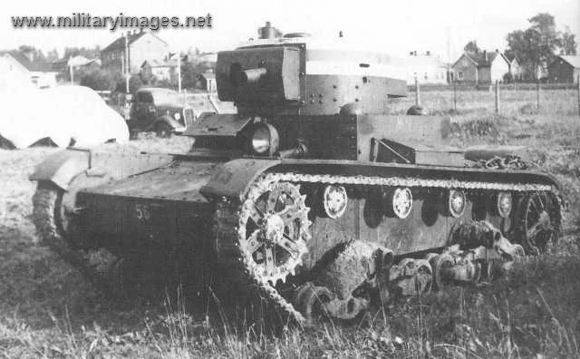 OT-133 in Hmeenlinna in summer 1940