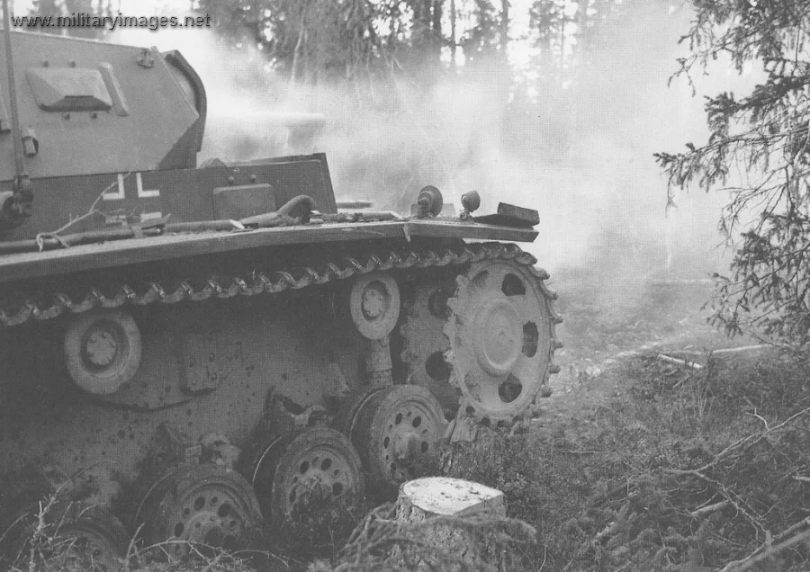 Pz.Kpfw III from Panzer-Abteilung 40 in battle