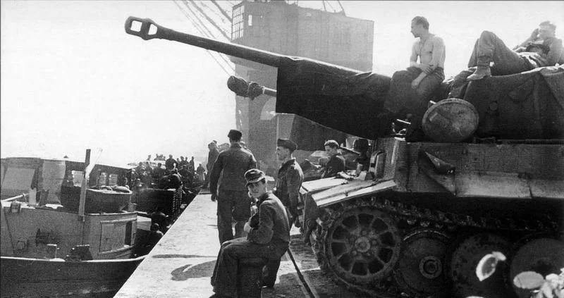 Schwere-ss-panzer-abteilung-101-france_8303058935_o