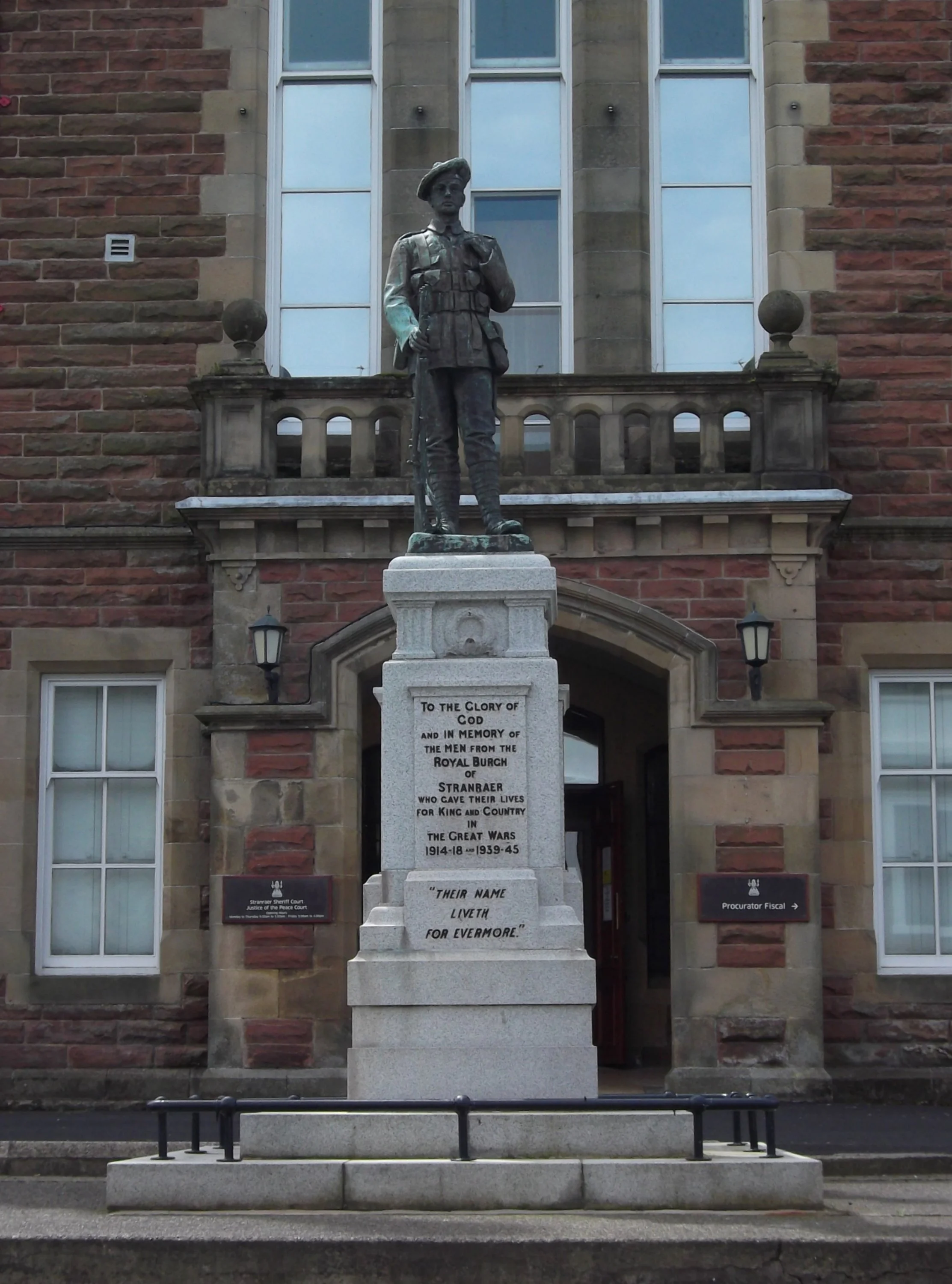 STRANRAER WAR MEMORIAL (2)