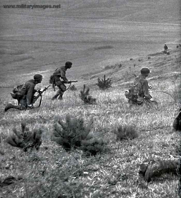 Troops in action during Korean War