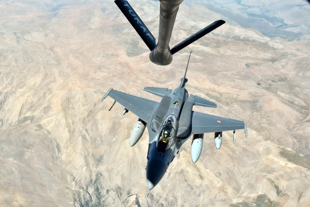 Turkish F-16D Refueling from KC-135R