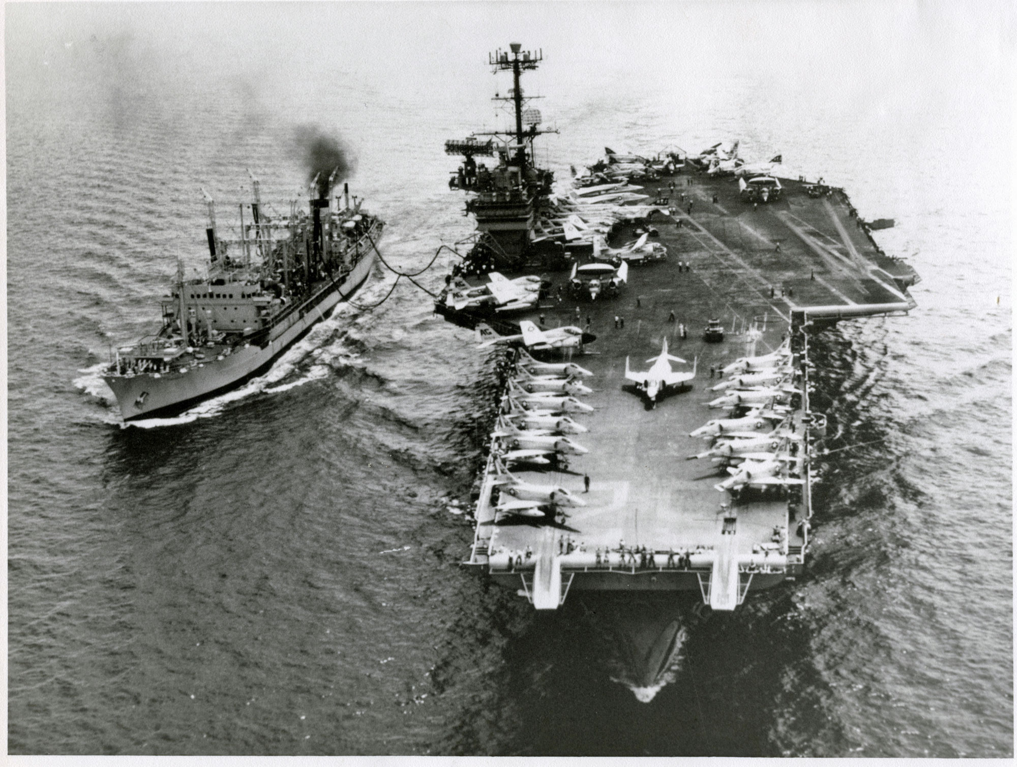 USS Independence & RFA Tidereach