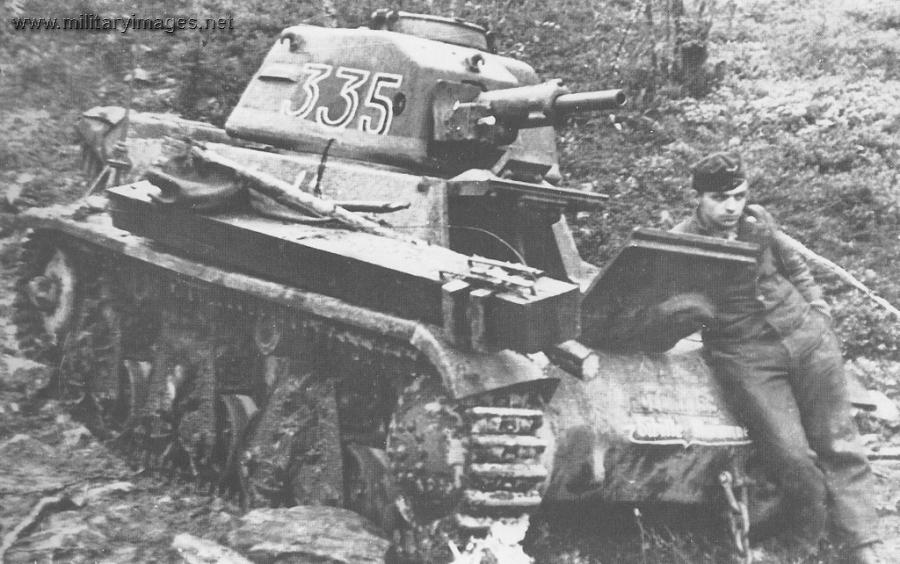 WWII - A Hotchkiss from Panzer-Abteilung 211 in 1941