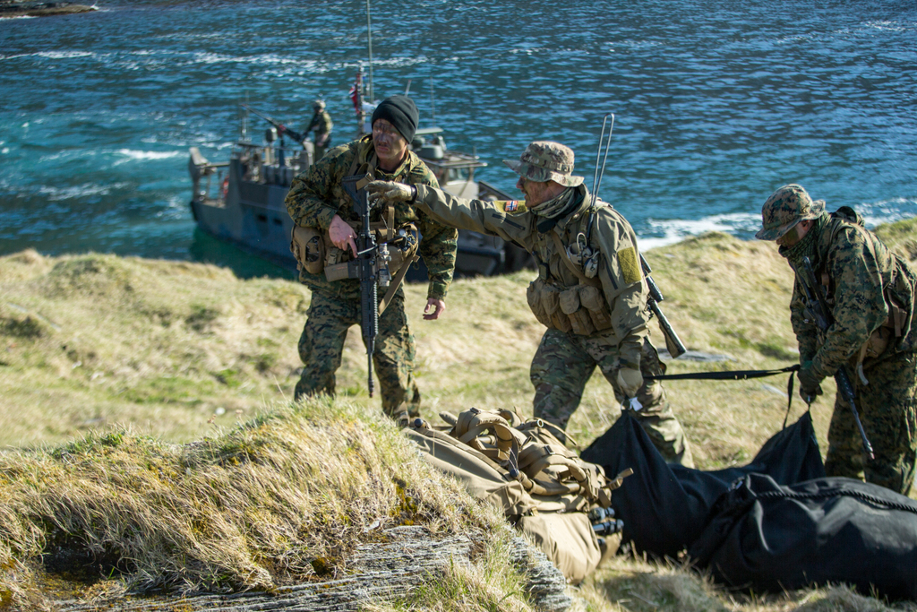 U-S-Marine-with-1st-Reconnaissance-Battalion-1st-Marine-Divisi.jpg