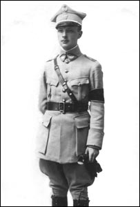_41107706_colonellong.jpg
