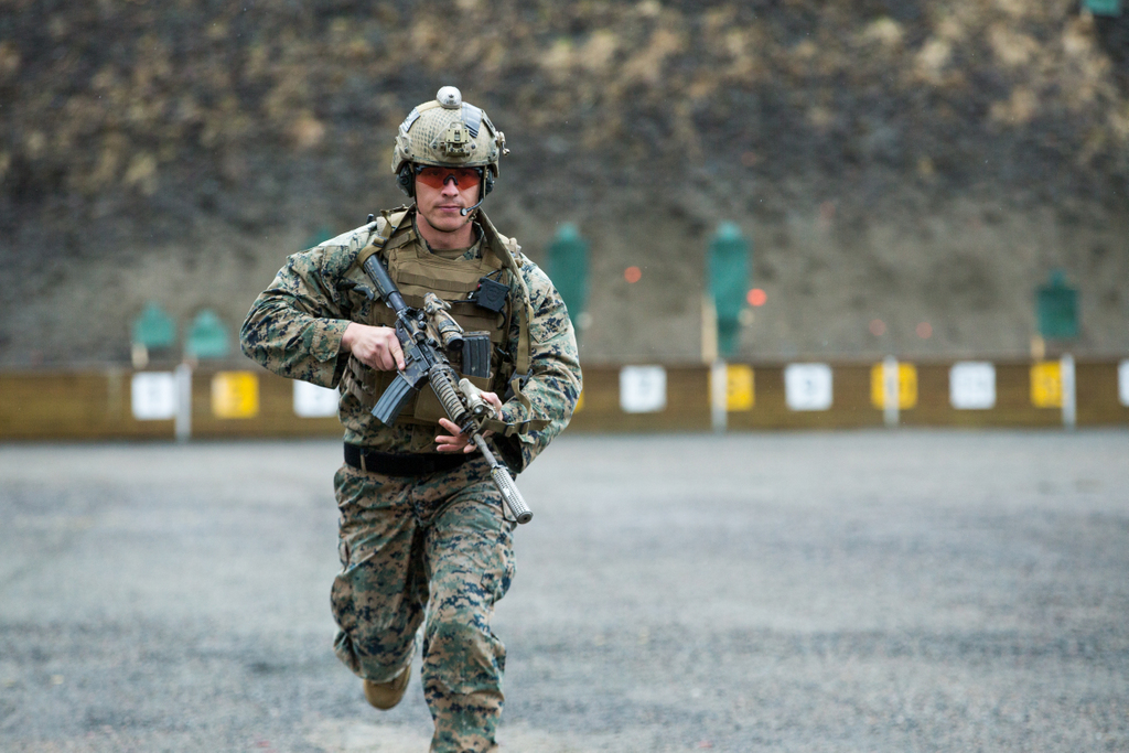 U-S-Marine-with-1st-Reconnaissance-Battalion-1st-Marine-Divisi.jpg