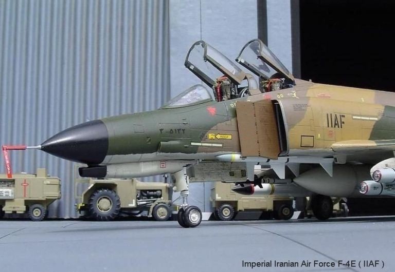 f_4_e_hanger.jpg